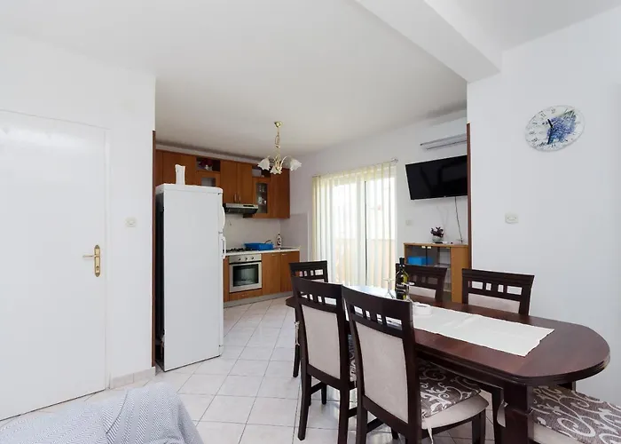 Apartment And Sime M