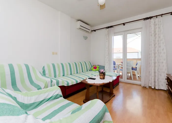 Apartment And Sime M *